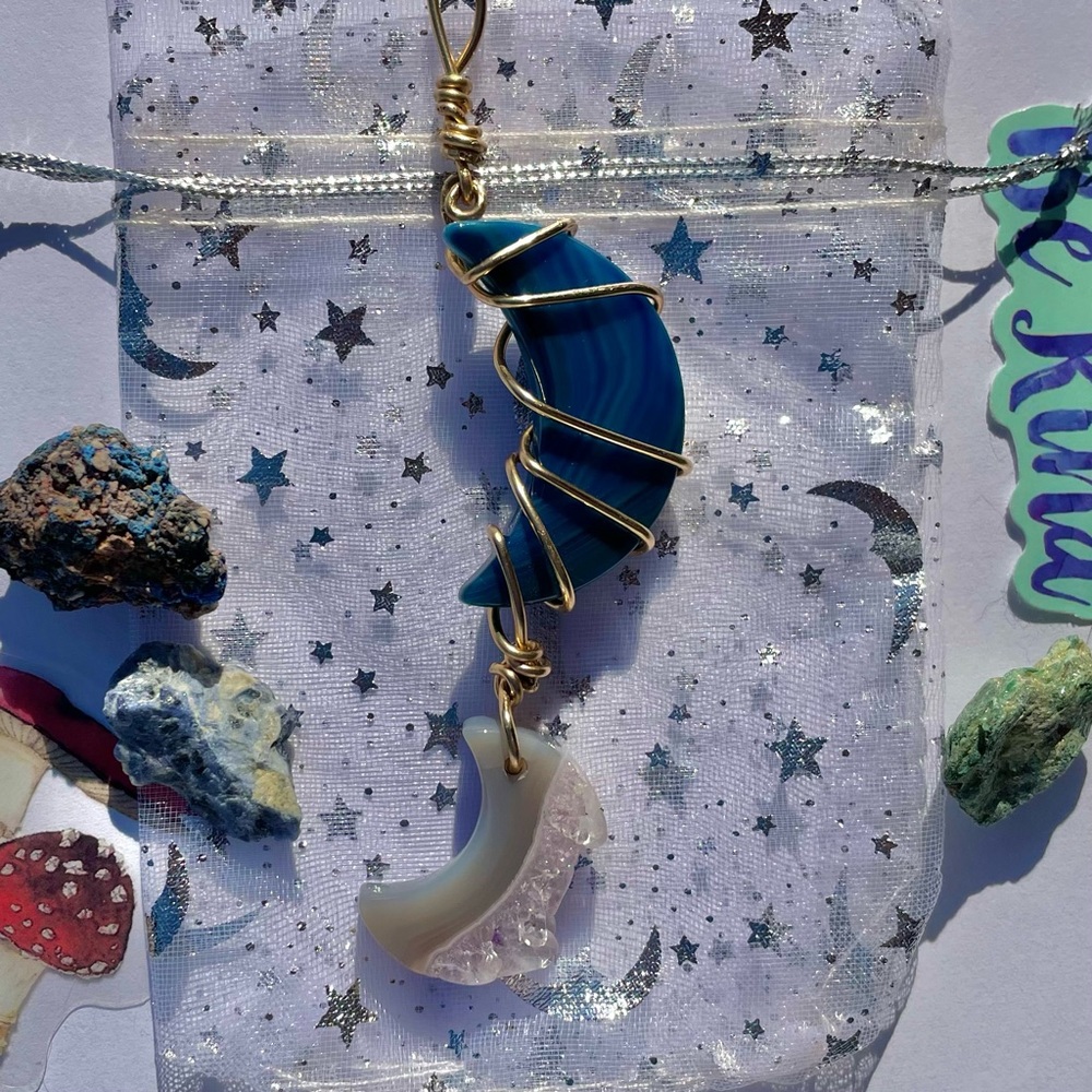 ✨ Healing Moon Charm 🌙 chakras celestial crystals - Picture 7 of 10